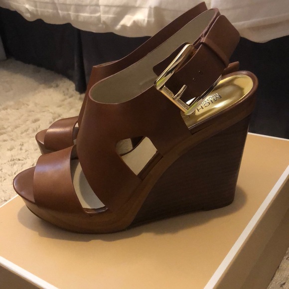 Michael kors wedges, worn once - Picture 4 of 4